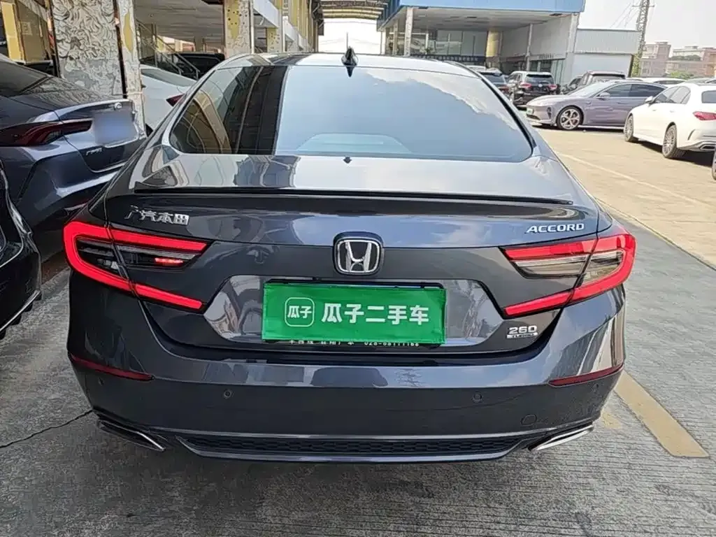 Honda Accord — фото 1