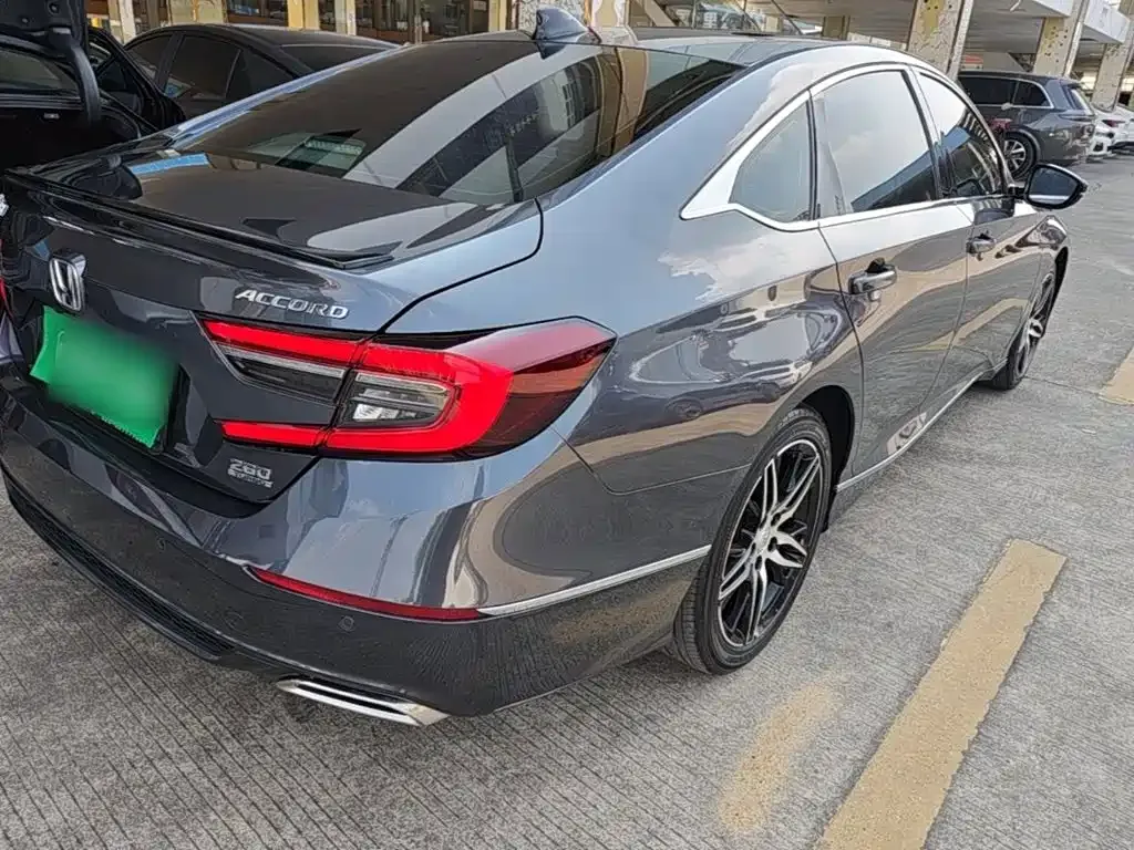 Honda Accord — фото 8