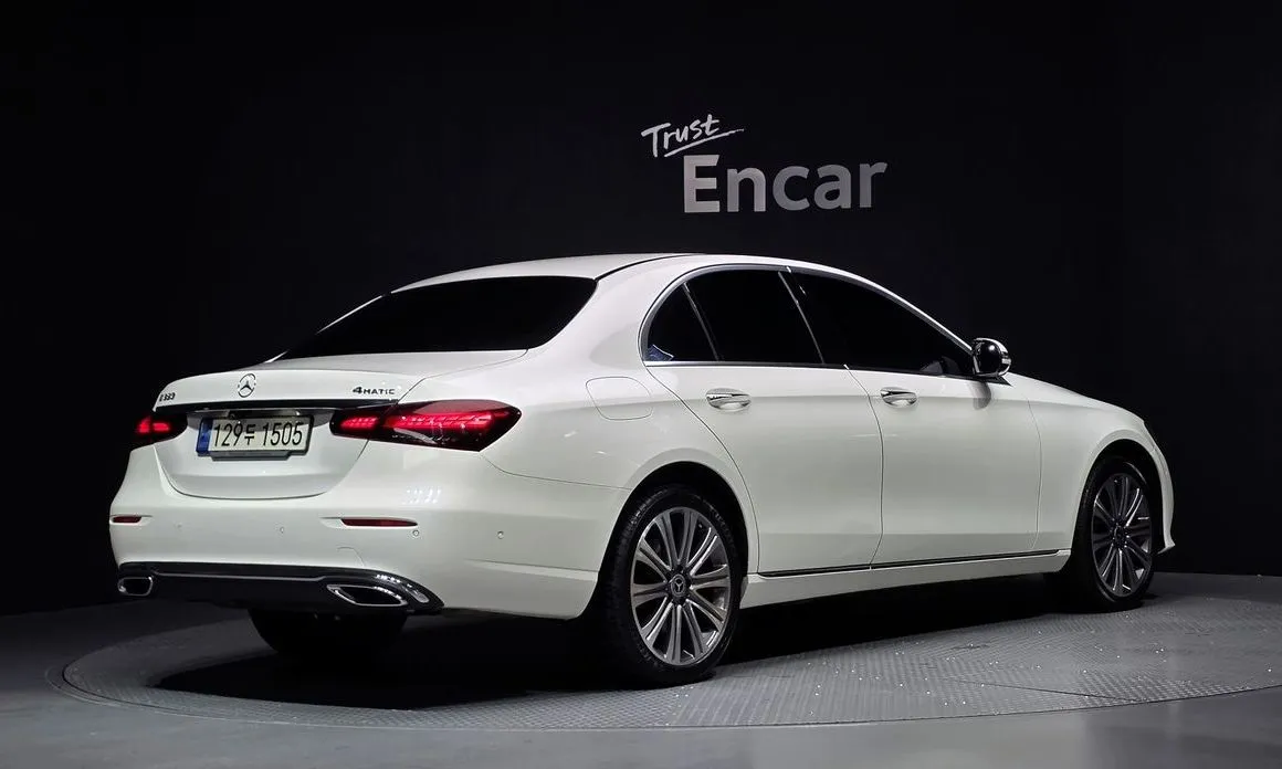 Mercedes-Benz E-Class — фото 5