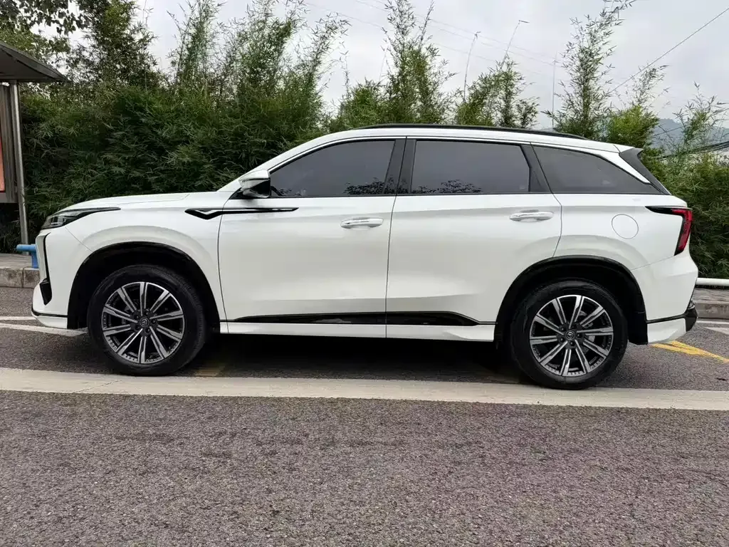 Changan CS75 PLUS — фото 8