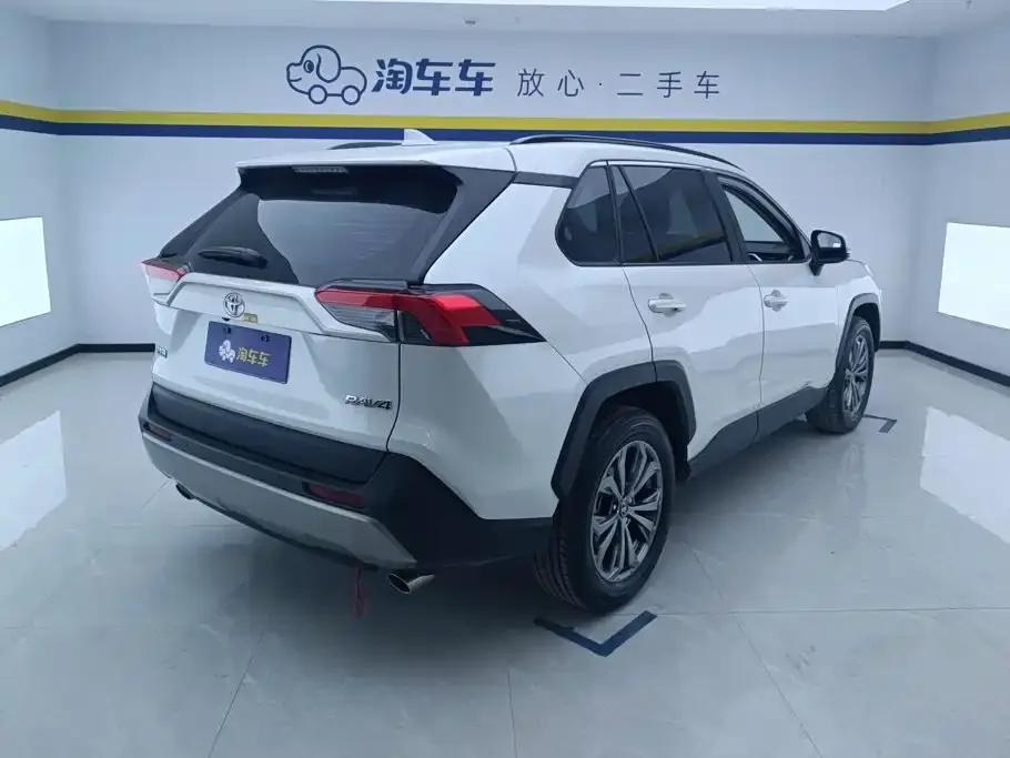 Toyota RAV4 — фото 6