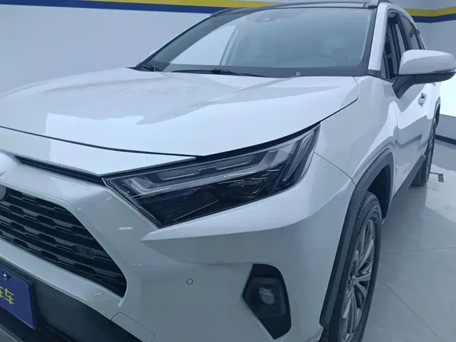 Toyota RAV4 — фото 4