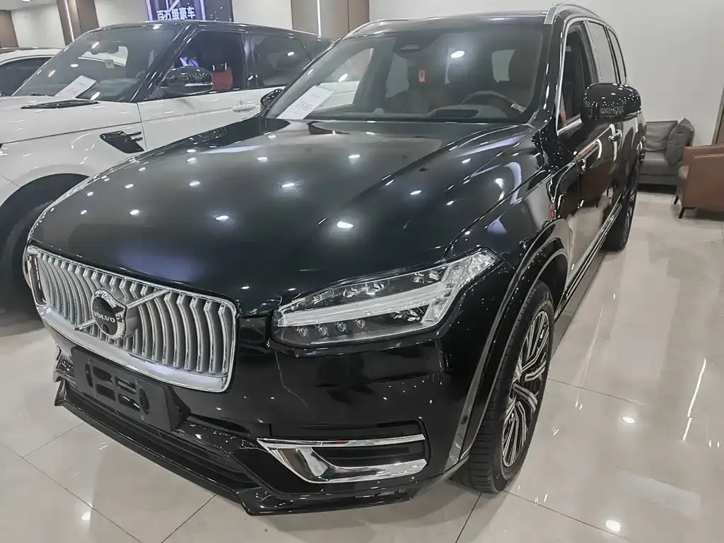 Volvo XC90 — фото 1