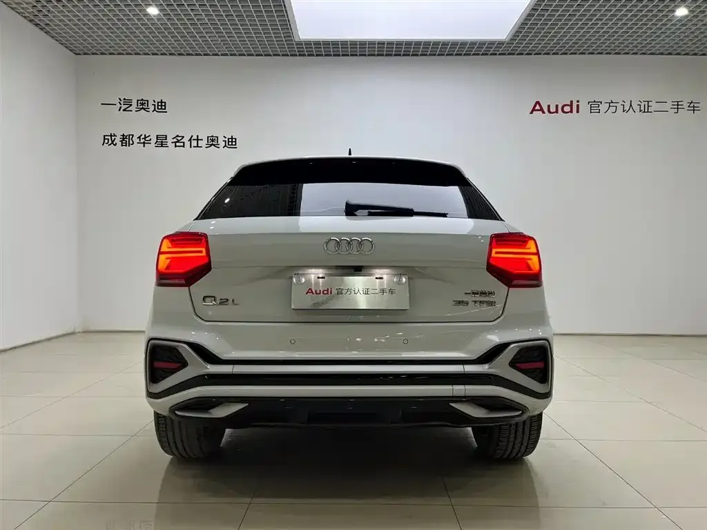 Audi Q2L — фото 5
