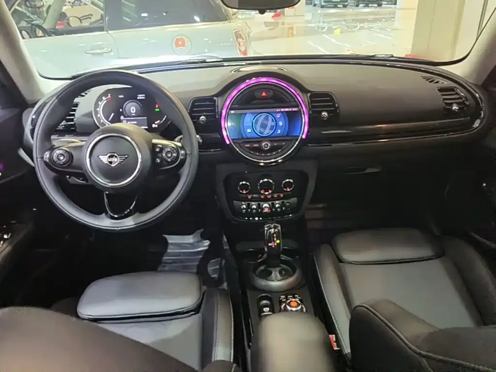 MINI Clubman — фото 5
