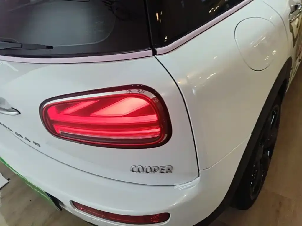 MINI Clubman — фото 2