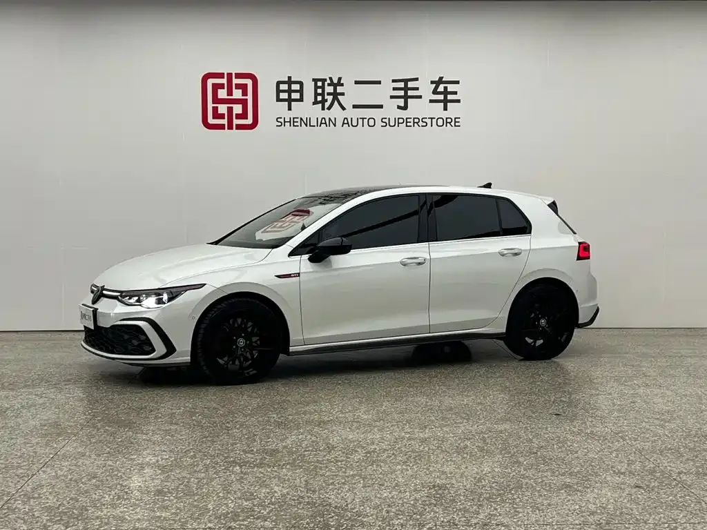 Volkswagen Golf GTI — фото 1