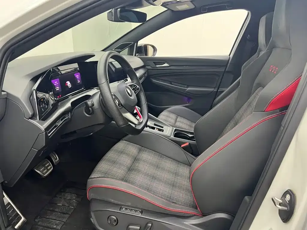 Volkswagen Golf GTI — фото 9
