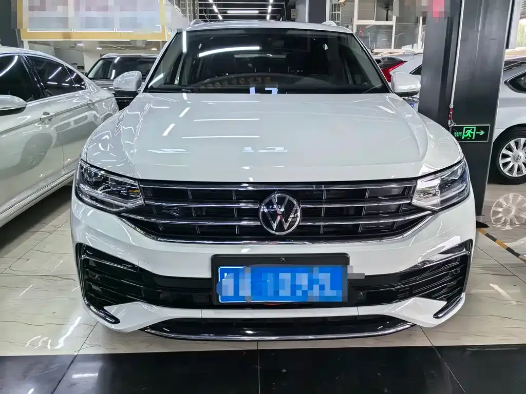 Volkswagen Tiguan L — фото 5