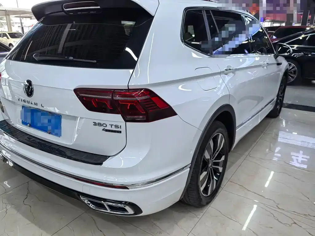 Volkswagen Tiguan L — фото 2