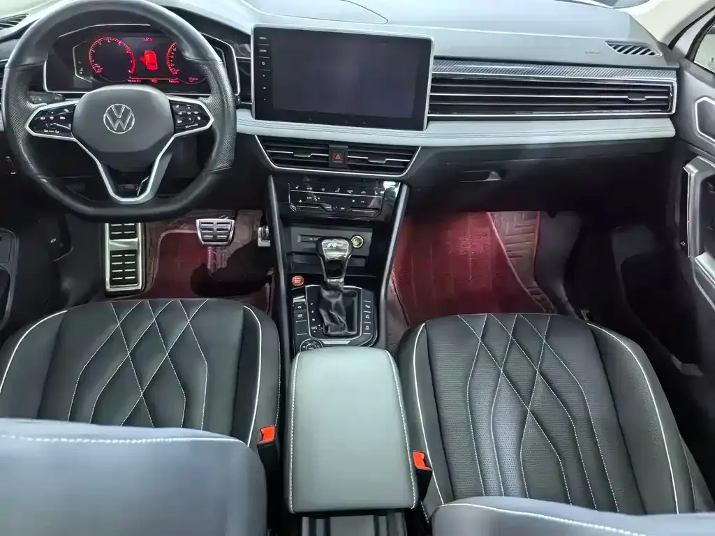 Volkswagen Tiguan L — фото 10