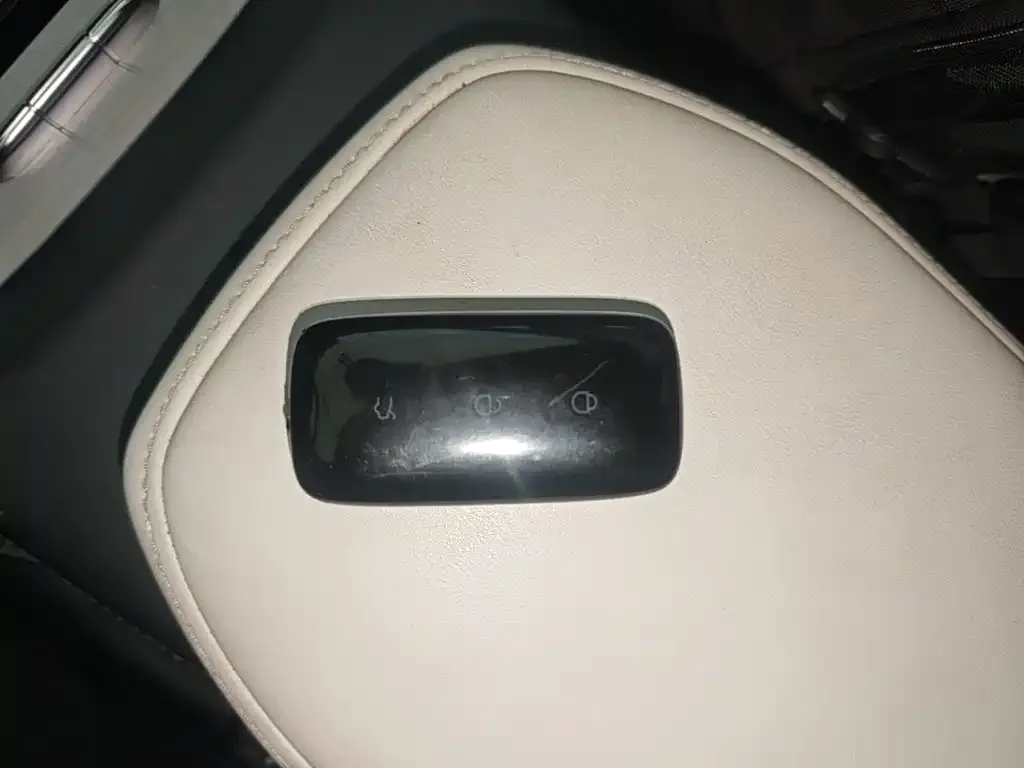 Geely Galaxy L7 — фото 1