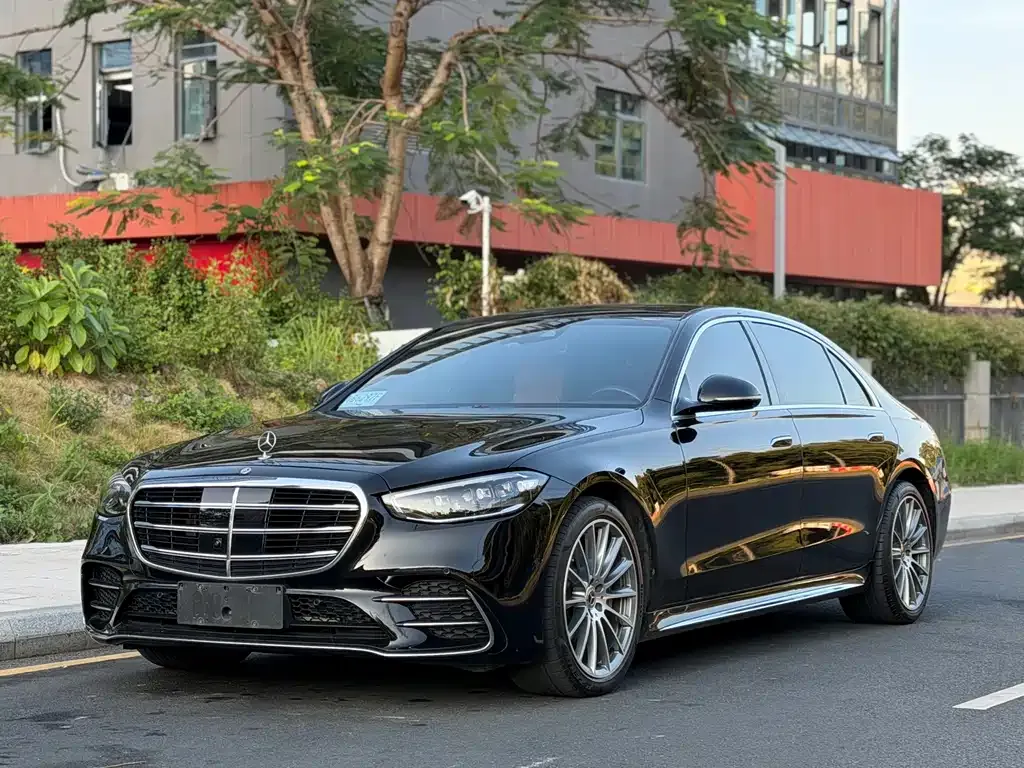 Mercedes-Benz S-Class — фото 1