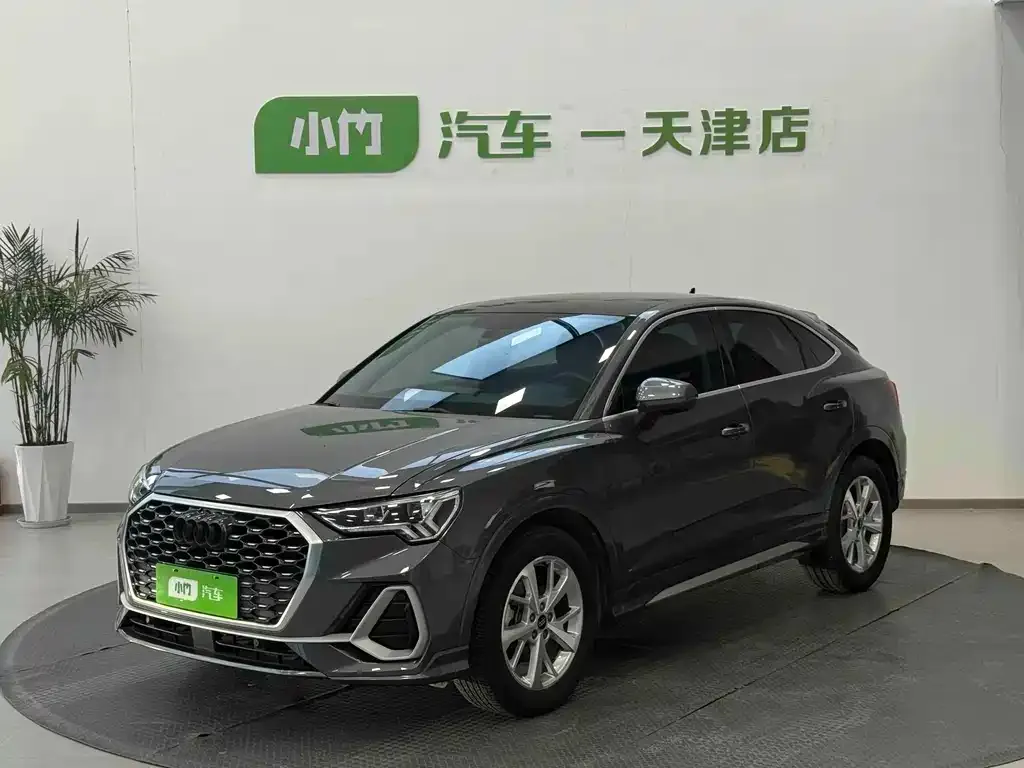 Audi Q3 Sportback — фото 1