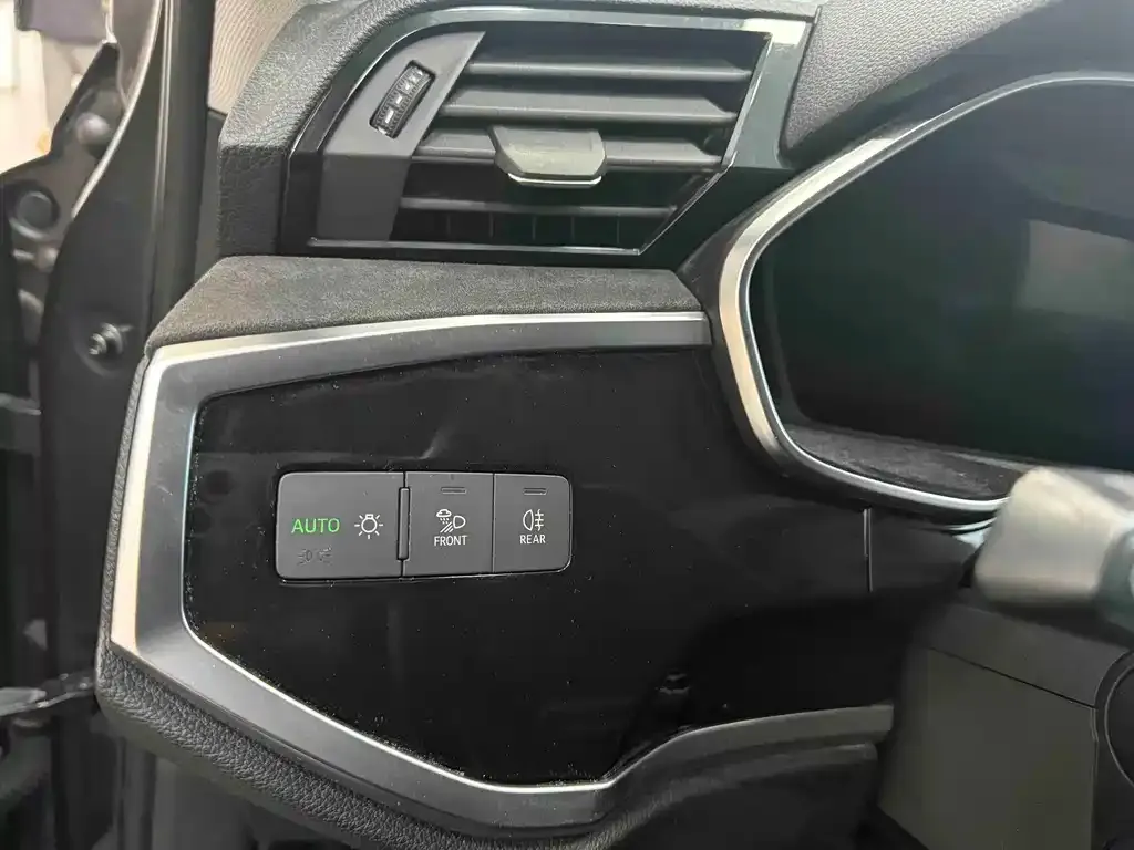 Audi Q3 Sportback — фото 7