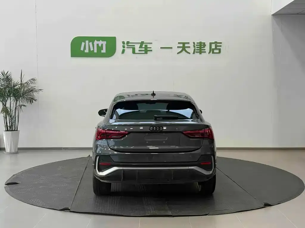 Audi Q3 Sportback — фото 3