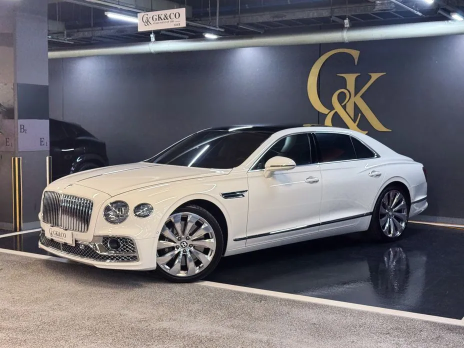 Bentley Flying Spur — фото 1