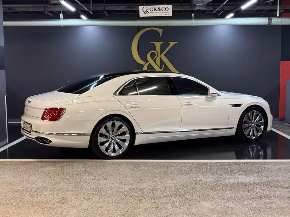 Bentley Flying Spur — фото 6
