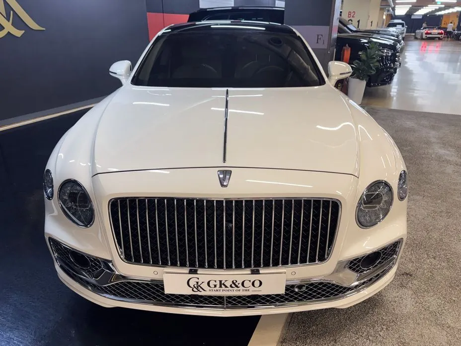 Bentley Flying Spur — фото 9