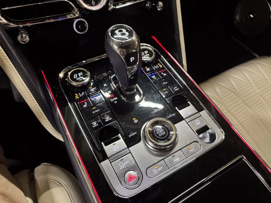Bentley Flying Spur — фото 10