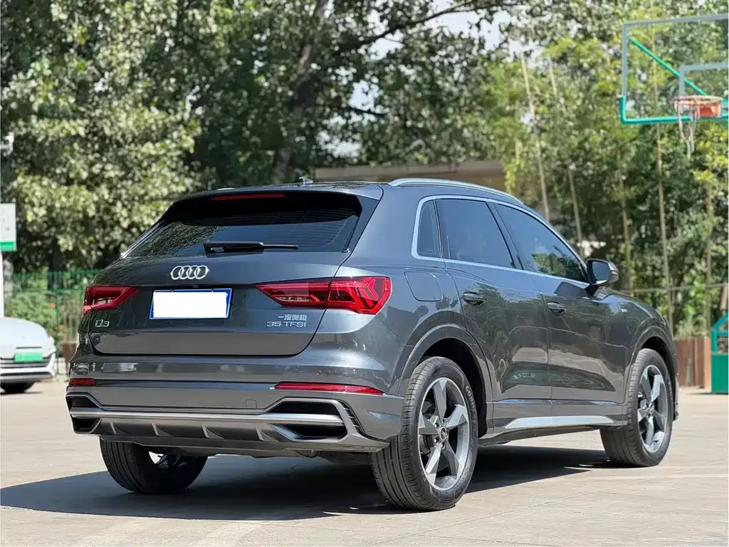Audi Q3 — фото 10