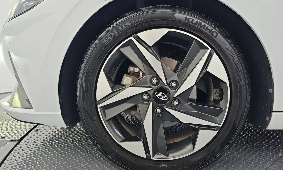 Hyundai AVANTE — фото 9