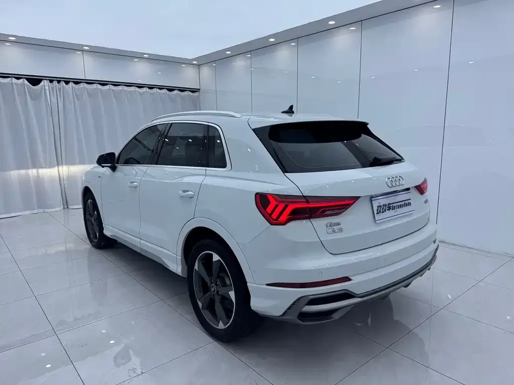 Audi Q3 — фото 3