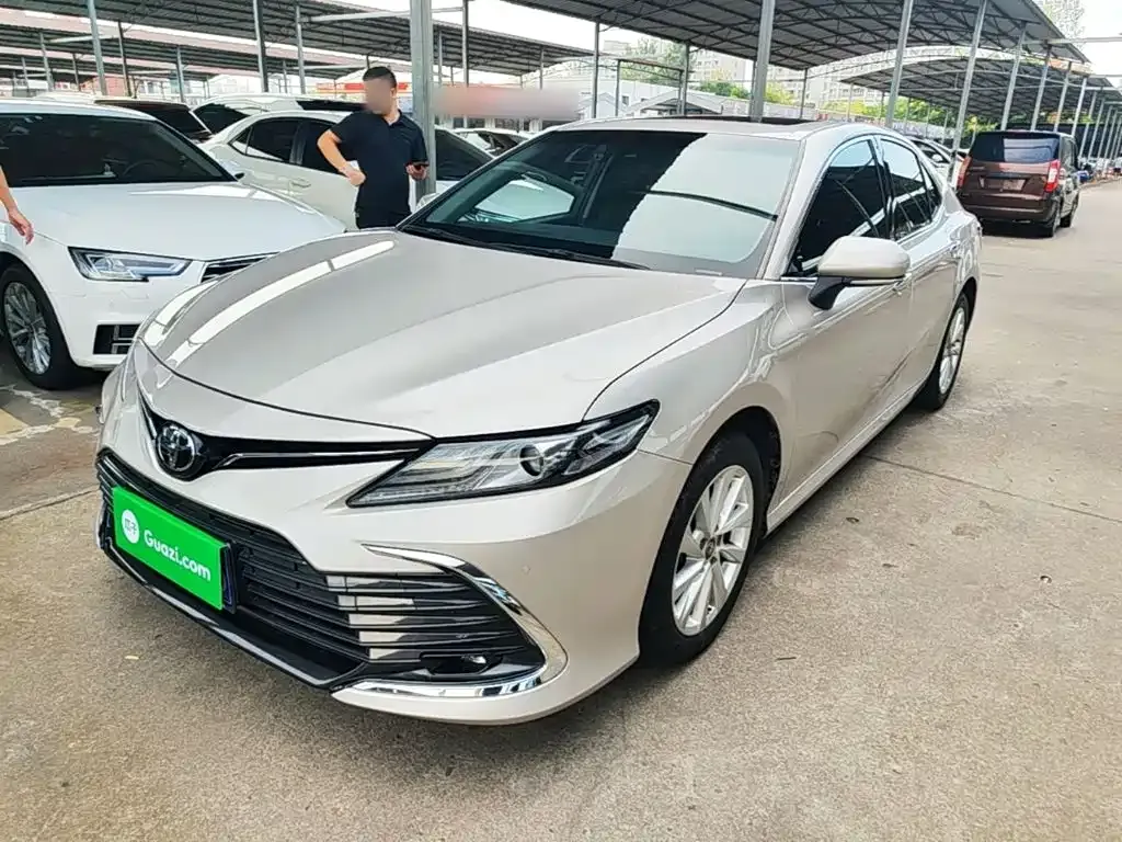 Toyota Camry — фото 10