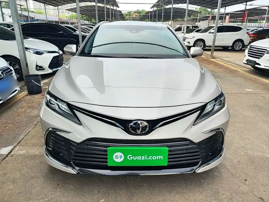 Toyota Camry — фото 3