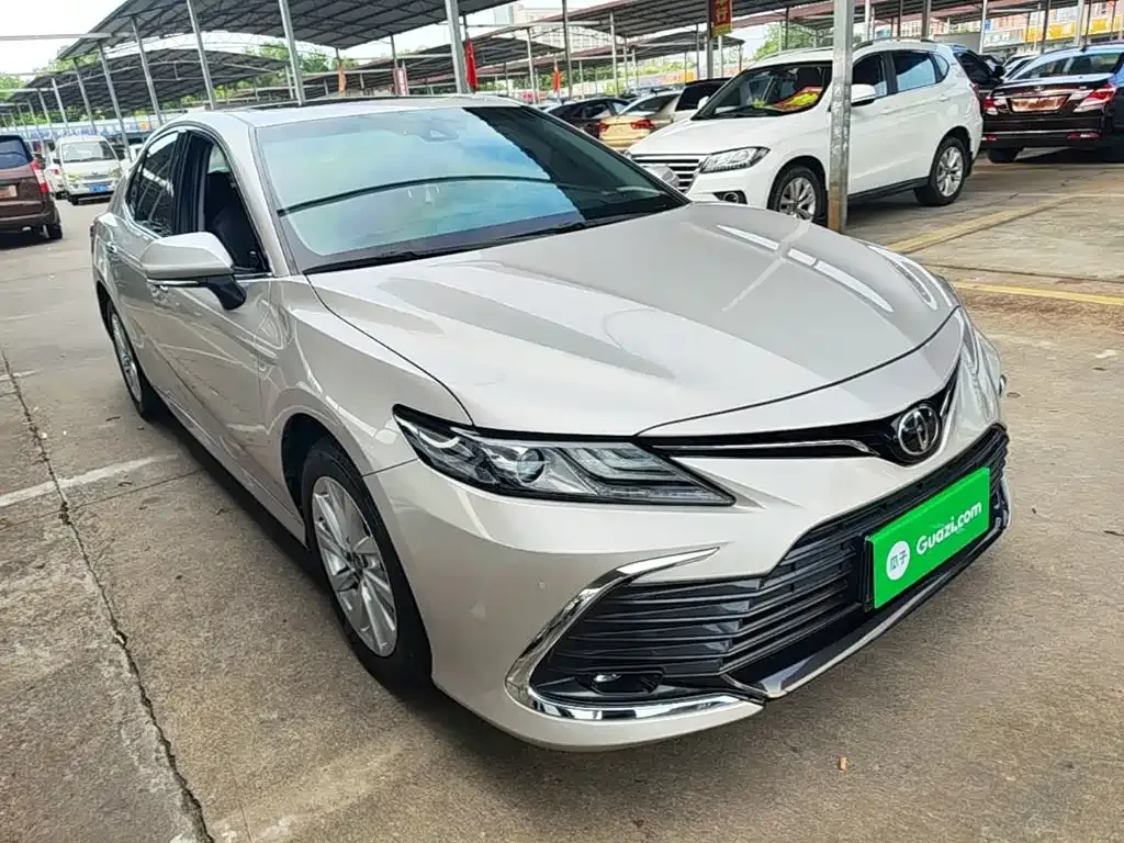 Toyota Camry — фото 6