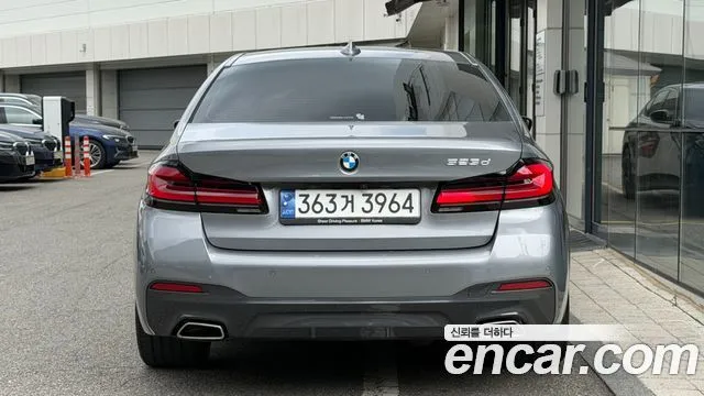 BMW 5-Series — фото 10