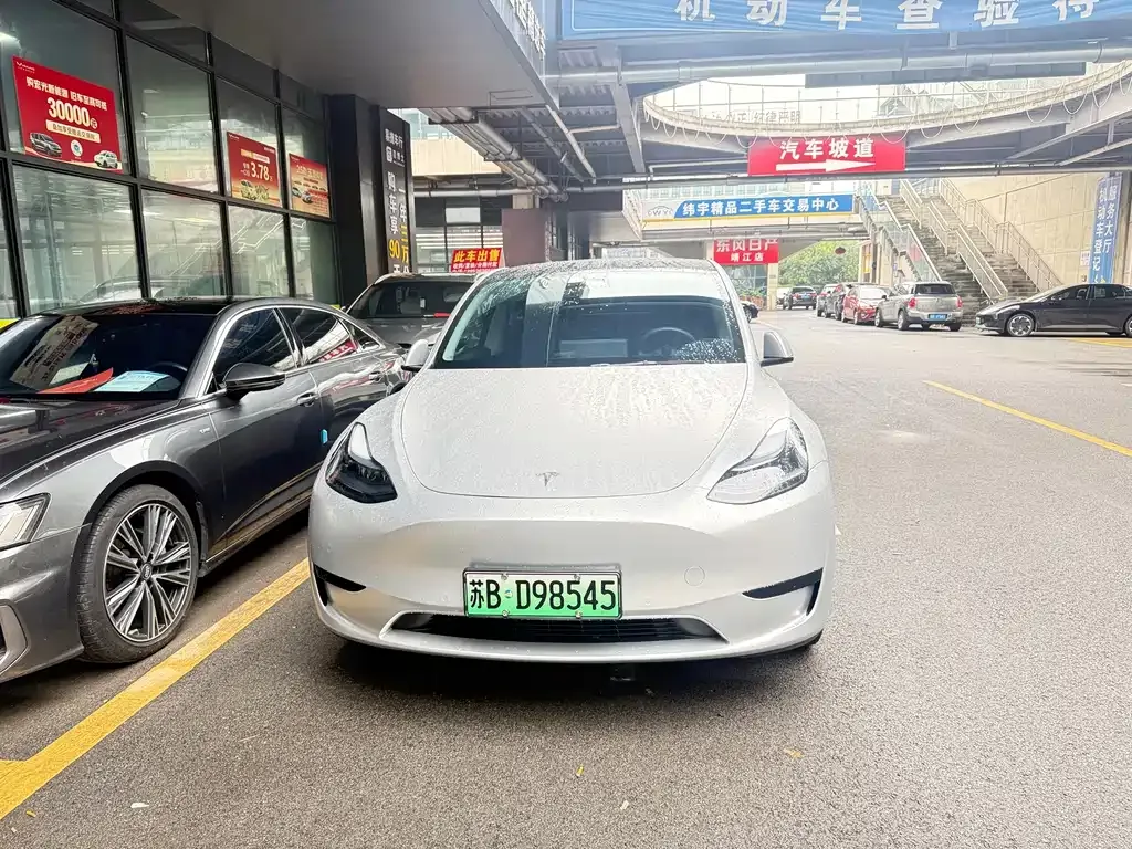 Tesla Model Y — фото 6