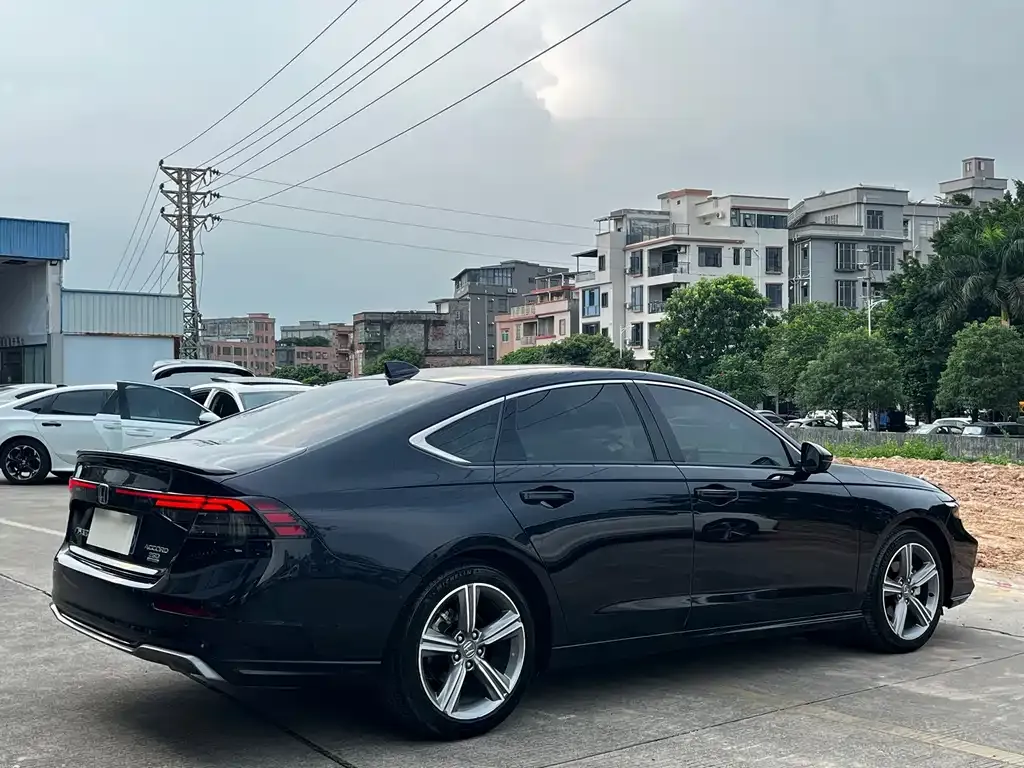 Honda Accord — фото 7