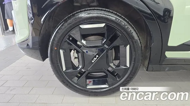 Kia EV3 — фото 10
