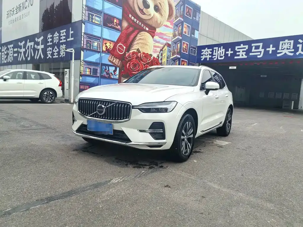 Volvo XC60 — фото 1
