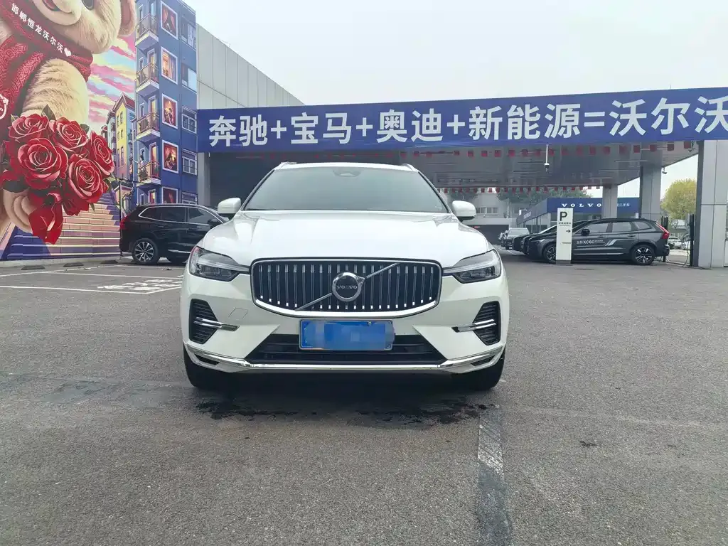 Volvo XC60 — фото 10