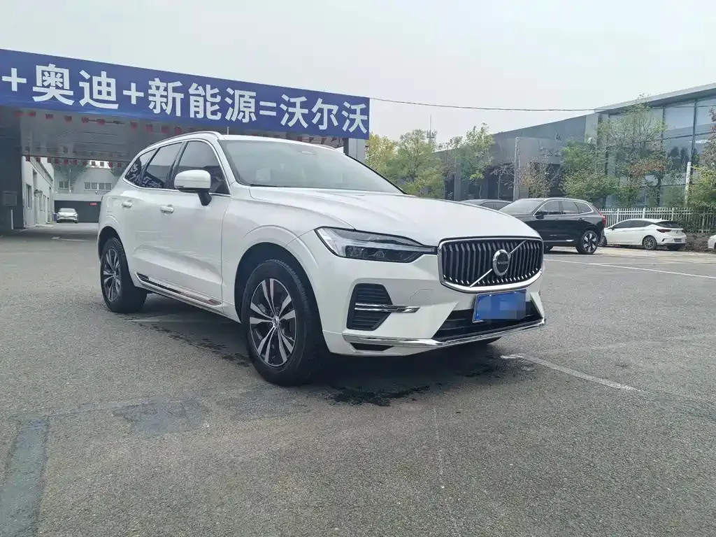 Volvo XC60 — фото 2