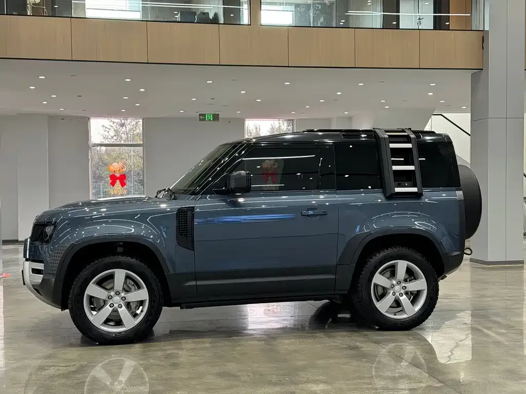 Land Rover Defender — фото 10