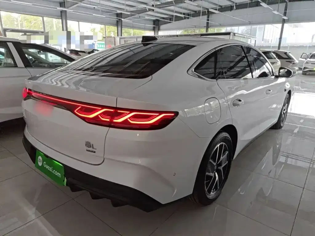 BYD Qin L — фото 10