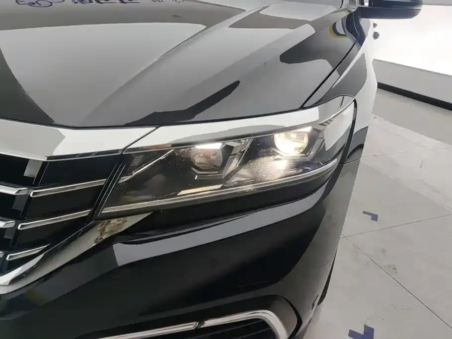 Volkswagen Passat — фото 9