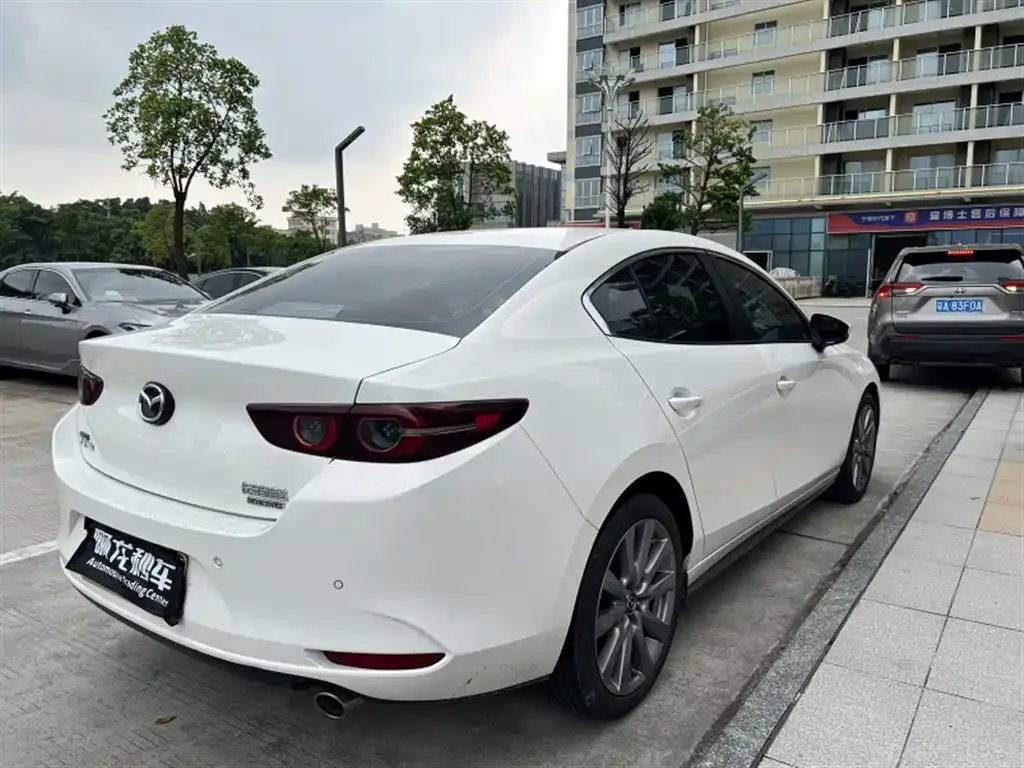 Mazda 3 Axela — фото 7