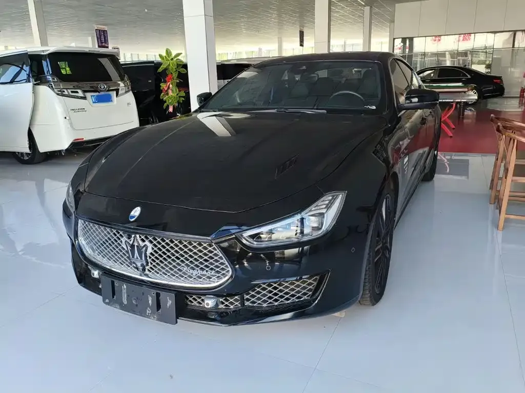 Maserati Ghibli — фото 1