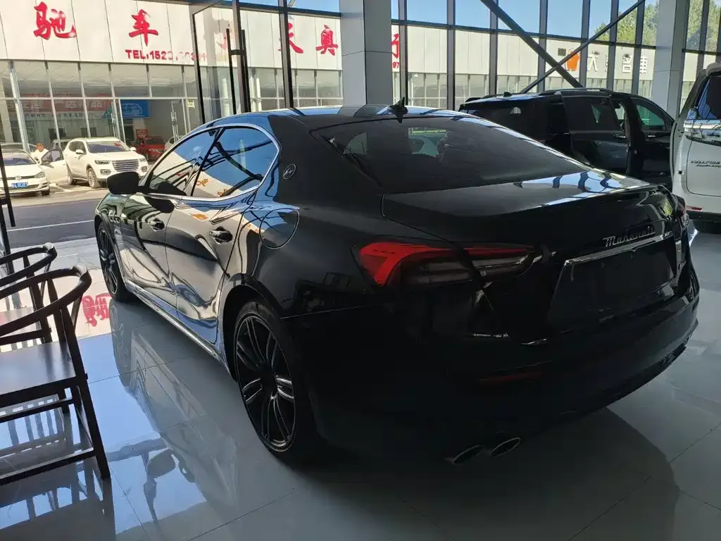 Maserati Ghibli — фото 10