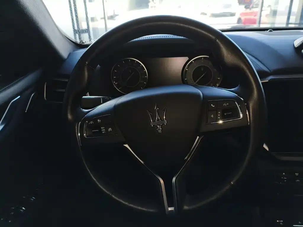 Maserati Ghibli — фото 6
