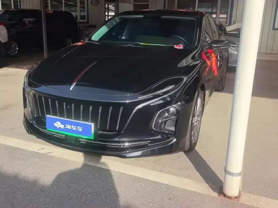 Hongqi E-QM5 — фото 1