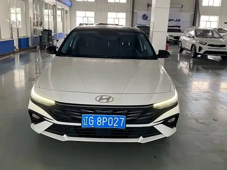 Hyundai Elantra — фото 3