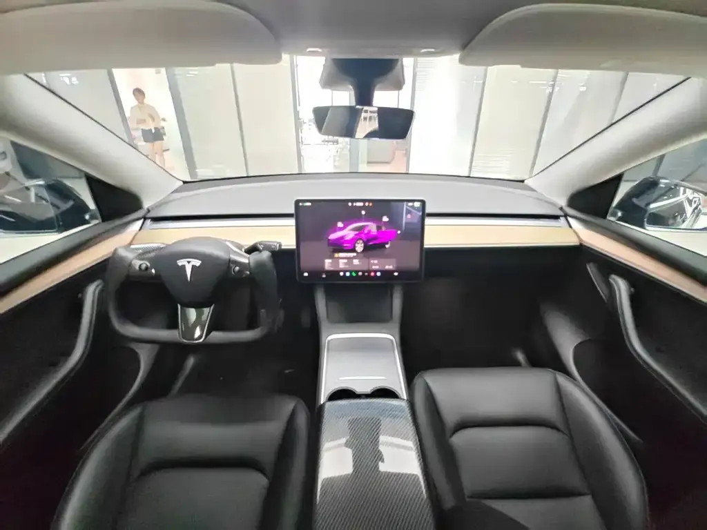 Tesla Model Y — фото 2