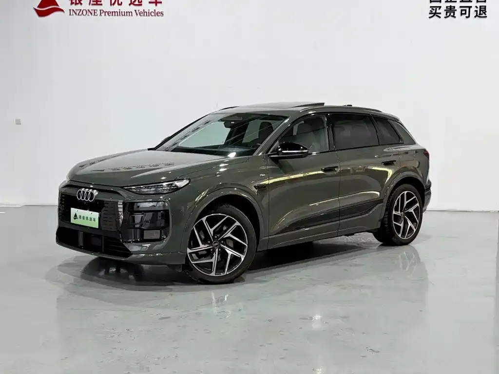 Audi Q6L e-tron — фото 1