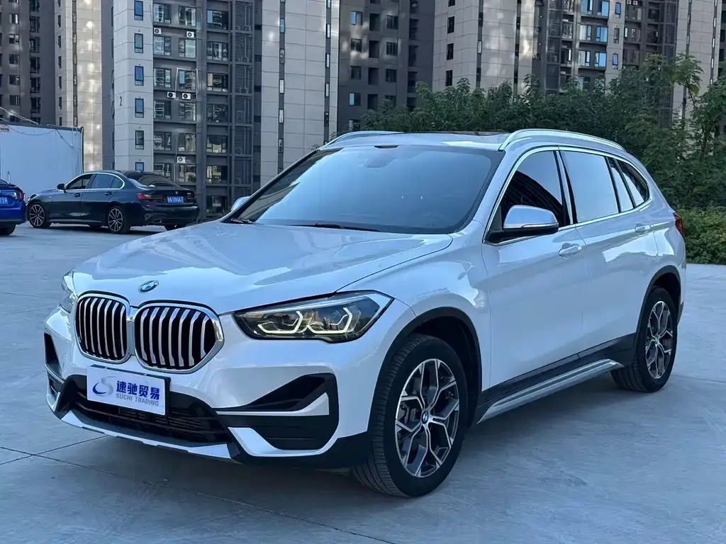 BMW X1 — фото 1