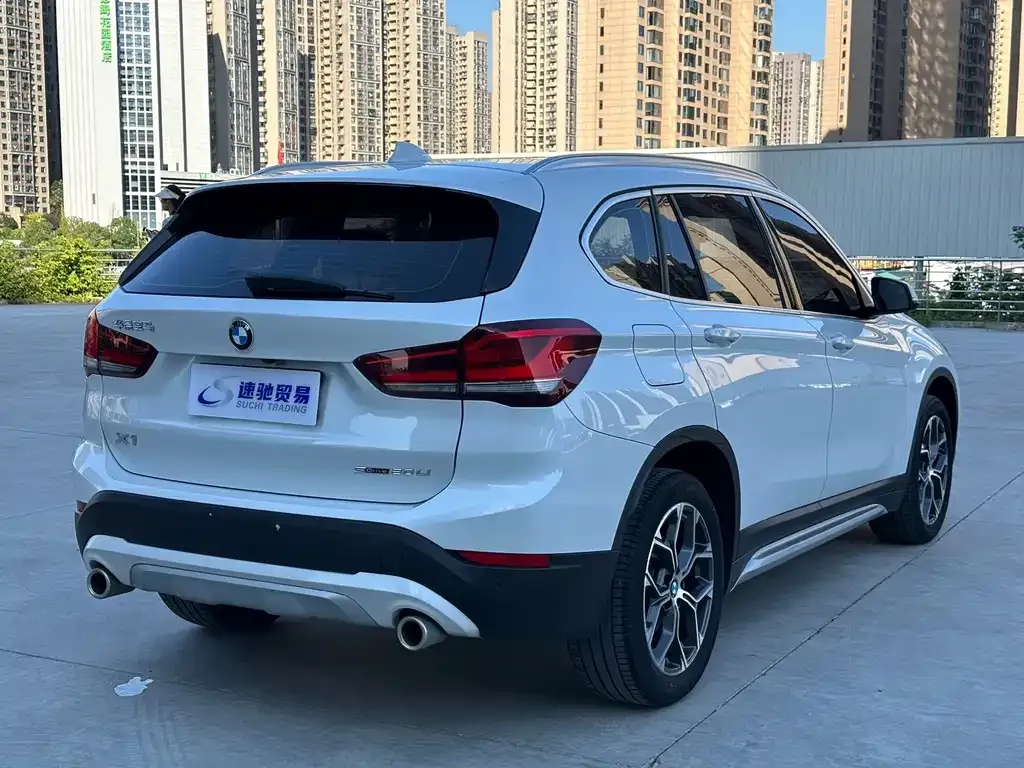 BMW X1 — фото 10